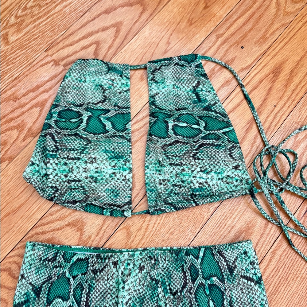 Green Snake-Print Bikini Set with Matching Skirt - Picture 9 of 11